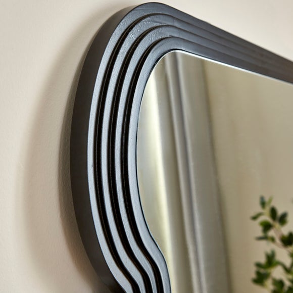 Ribbed Wavy Full Length Leaner Mirror, product image 5
