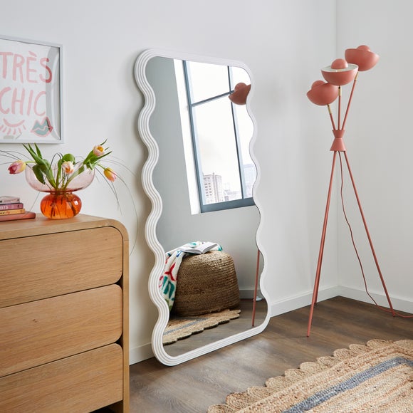 Ribbed Wavy Full Length Leaner Mirror, product image 1
